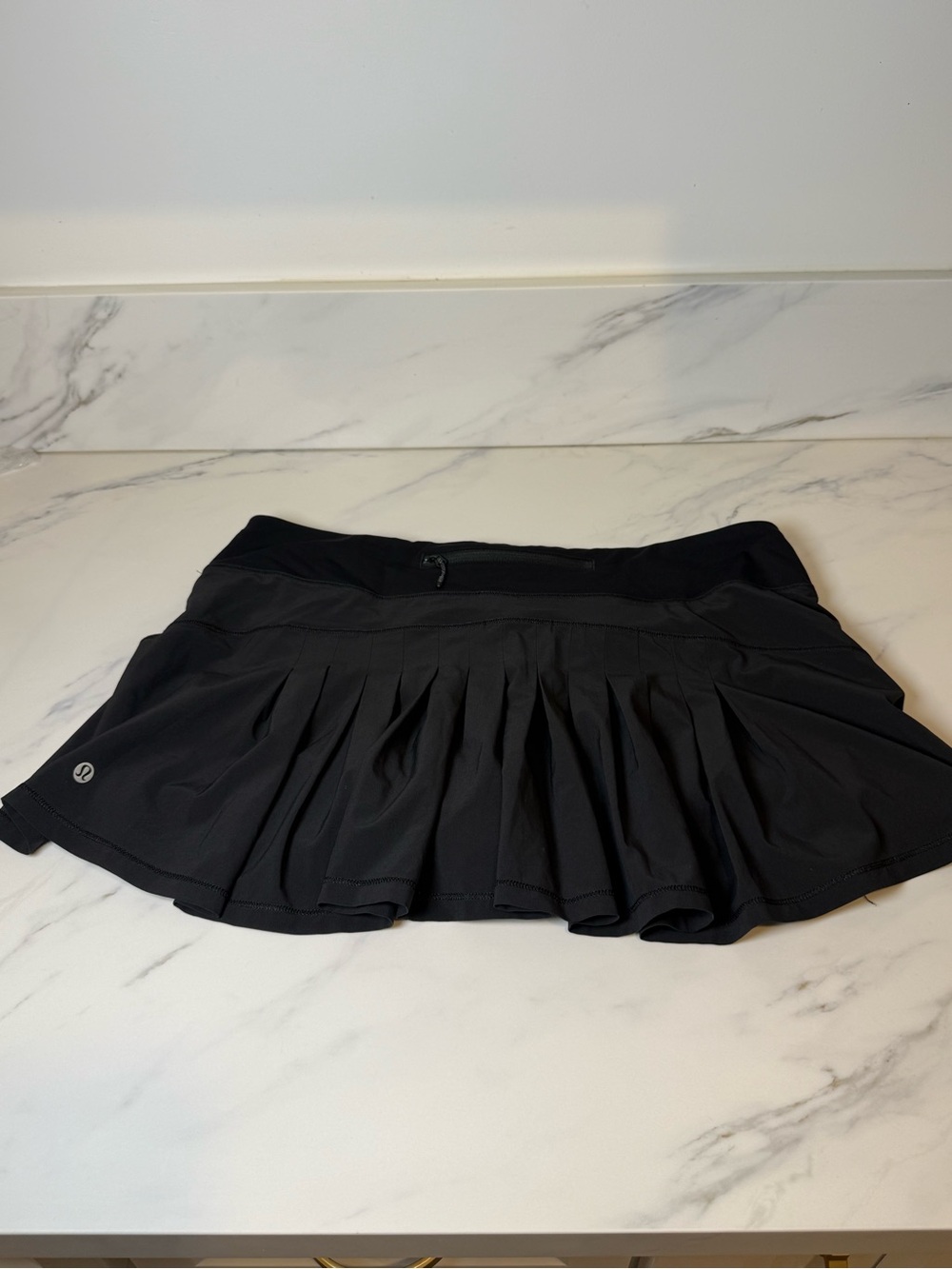 Lululemon black pleated tennis mini skirt